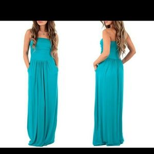 Women's strapless ruched maxi dress with pockets